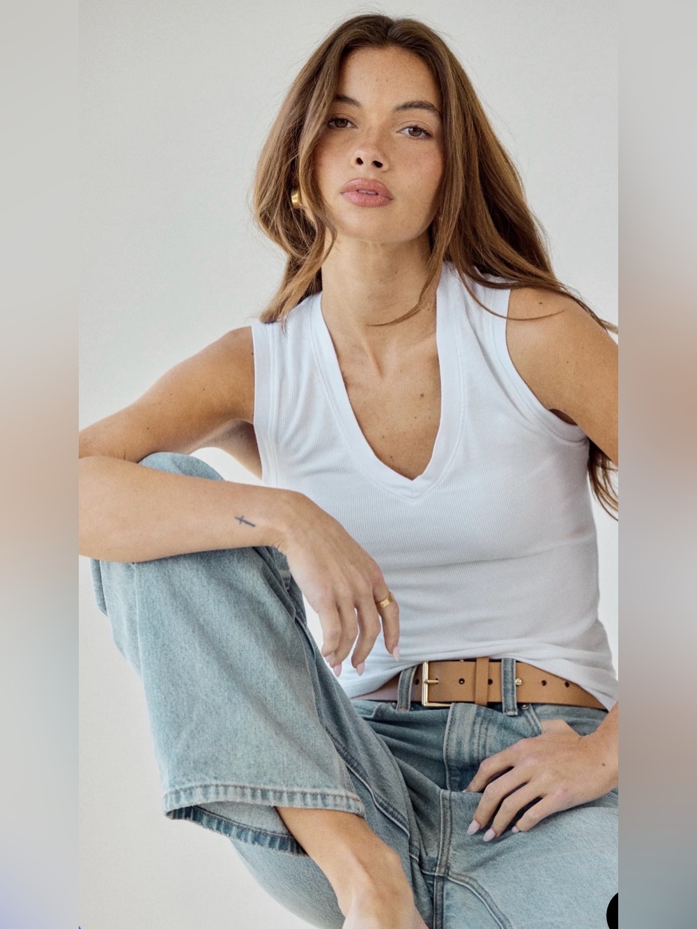 LA MADE VIRELLE V NECK TANK in several colors